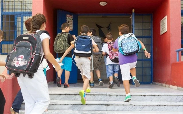 Πόσο θα κοστίσει η σχολική τσάντα; Τι πρέπει να προσέχουν οι γονείς